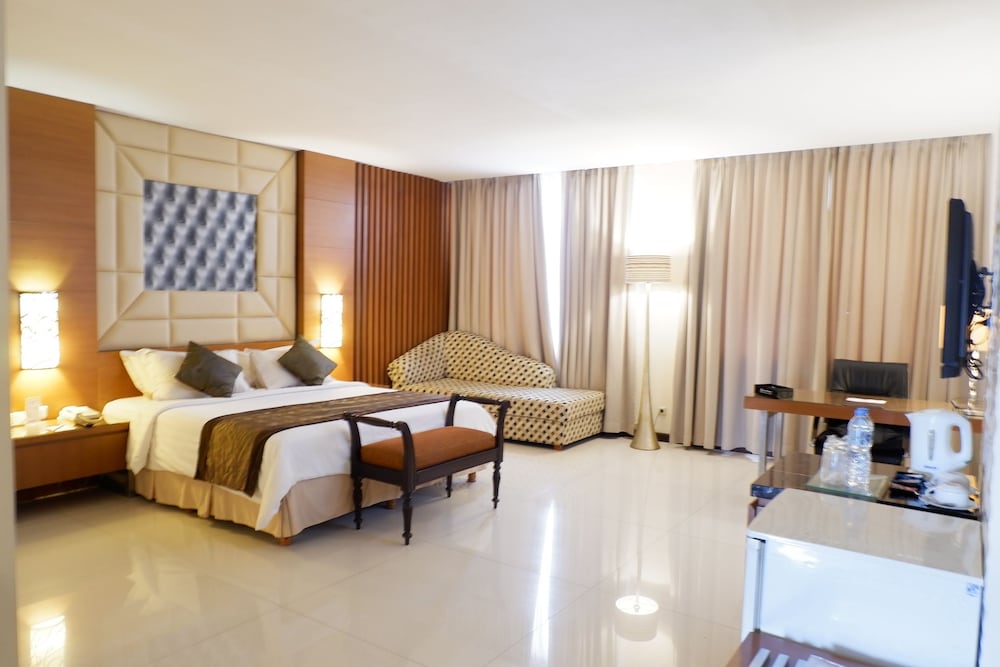 Kedaton Hotel 15/66