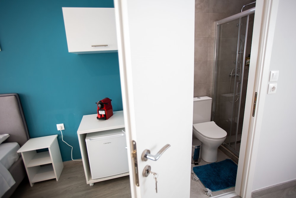 Raise Boutique Rooms in Center of Athens 17/23