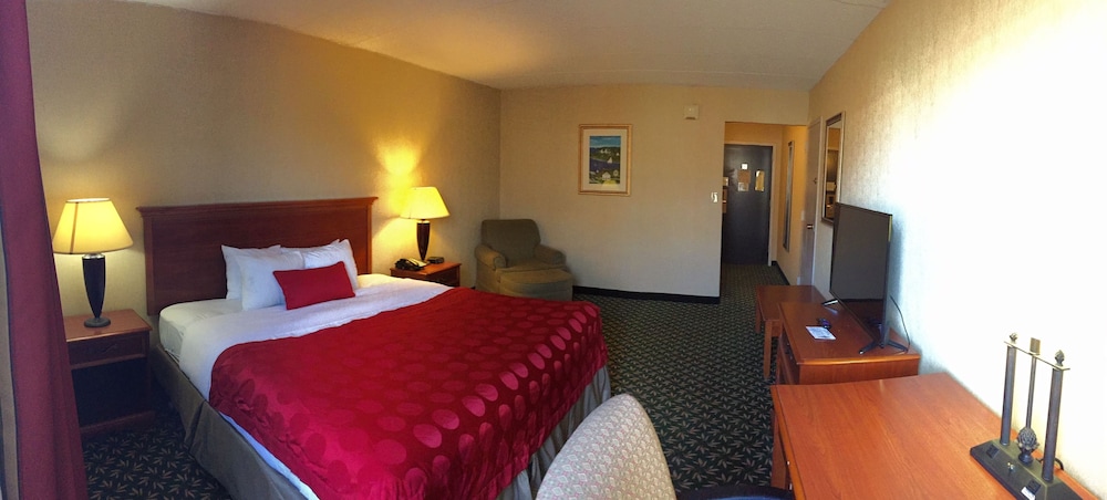 Mystic River Hotel & Suites 7/50