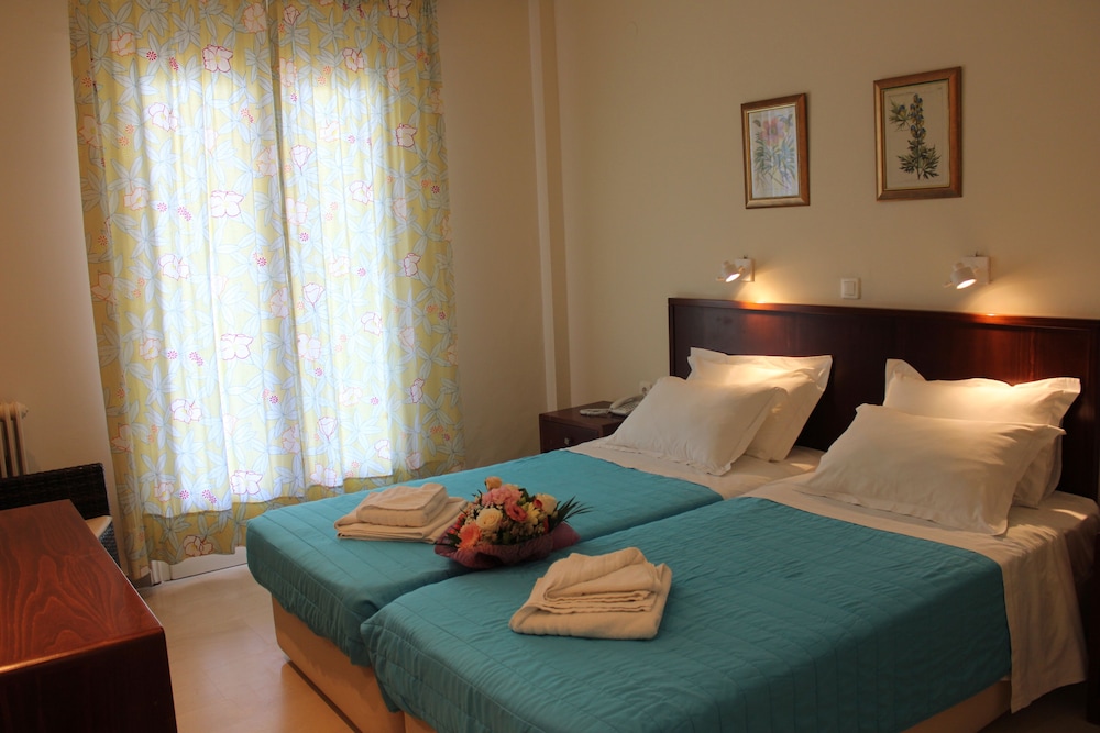 Dassia Beach Hotel 10/70