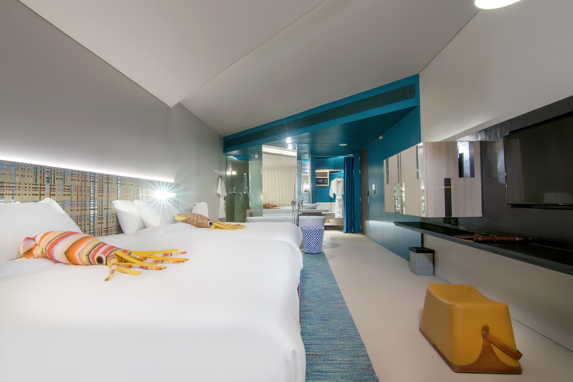 Sea Breeze, King Bed, Garden View