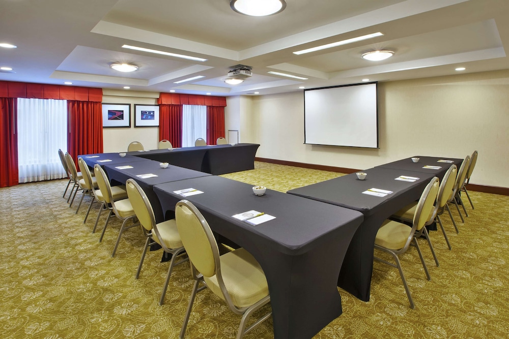Hilton Garden Inn Portland Downtown Waterfront 40/41