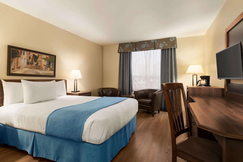Days Inn By Wyndham Levis 5/31