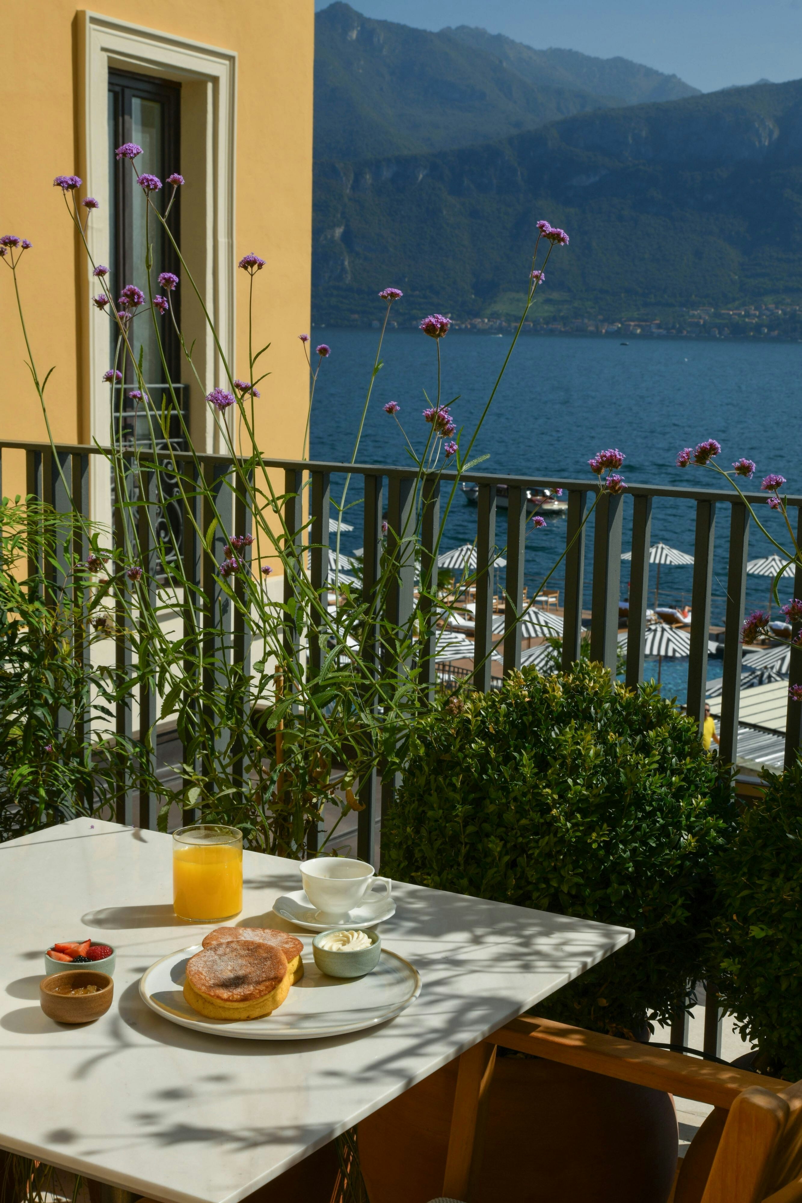 The Lake Como EDITION 17/26