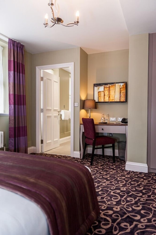 Halifax Hall 17/50