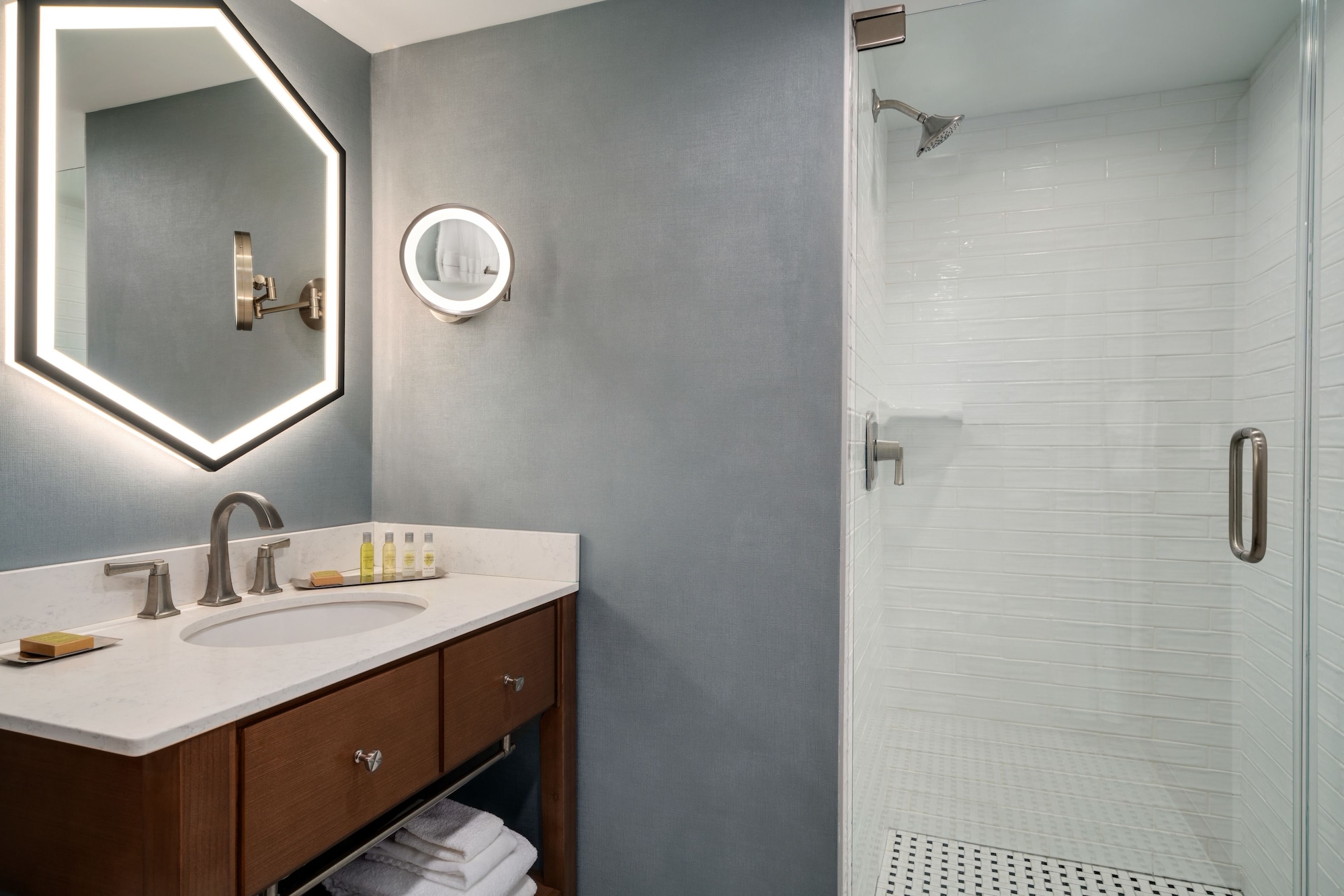Premium, Suite, 1 King and 2 Queen Beds, Ocean Front, Balcony