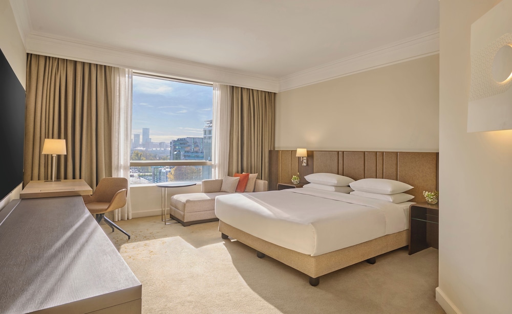 HYATT REGENCY BELGRADE 25/76