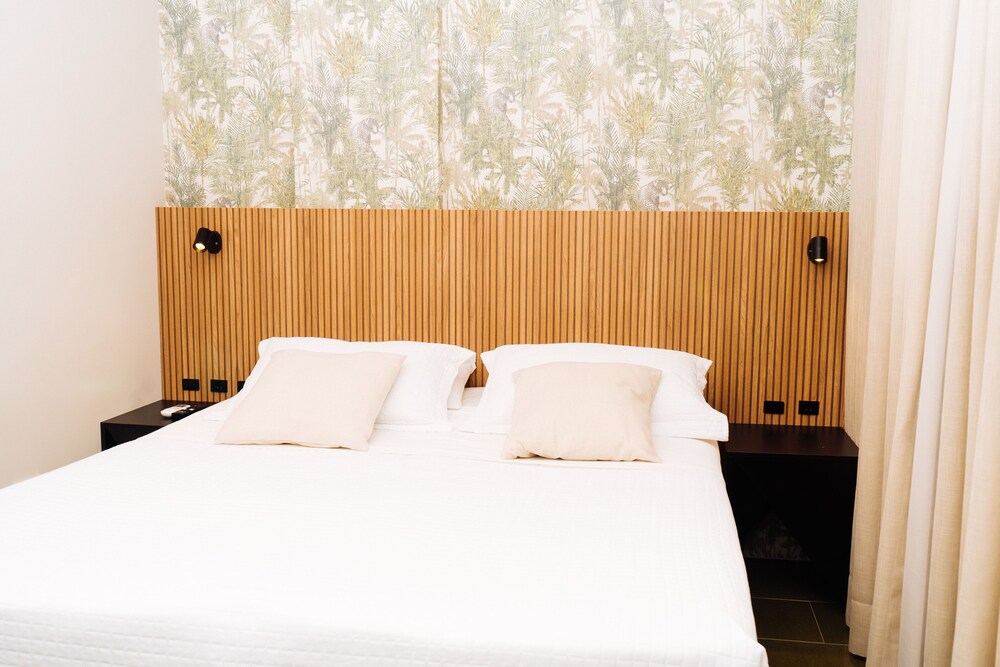 Cris Hotel 17/69