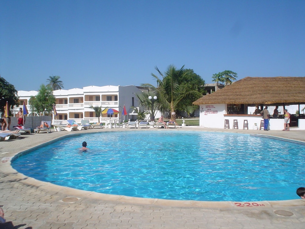 Mansea Beach Hotel 64/65