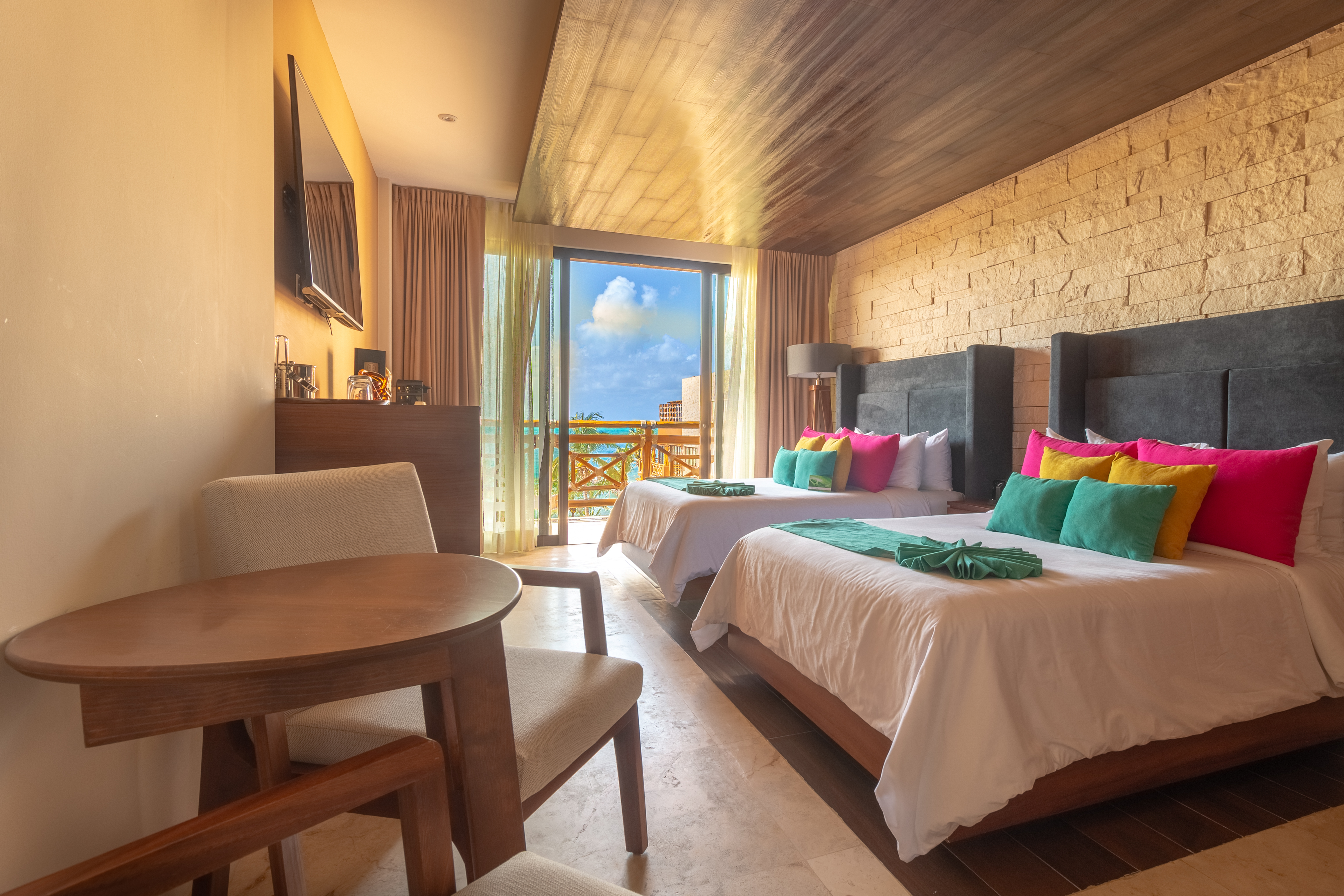 2 Bedrooms, Ocean Front
