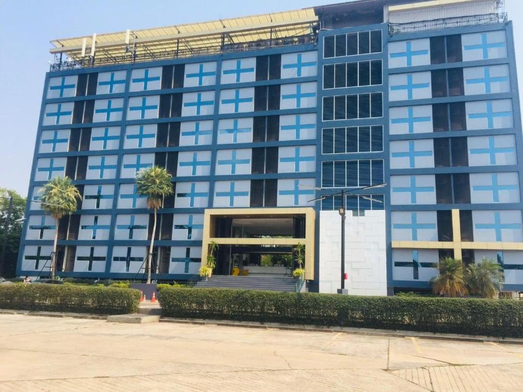A Hotel 23/58