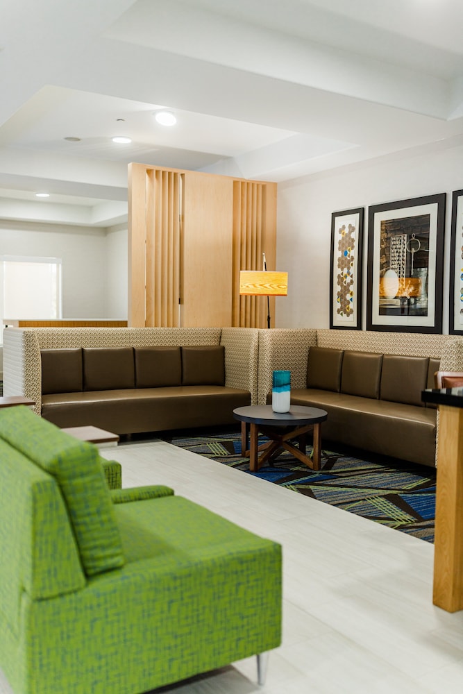 Holiday Inn Express Hotel and Suites Greenville 27/64