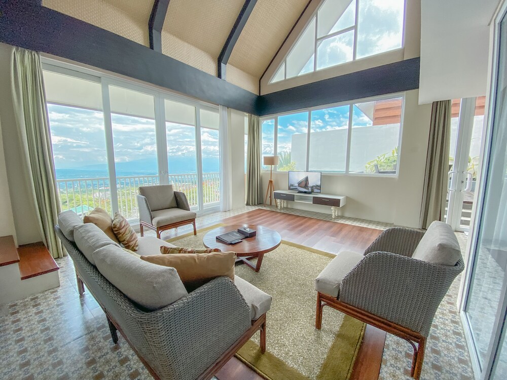 Amarta Hills Hotel And Resort 31/50