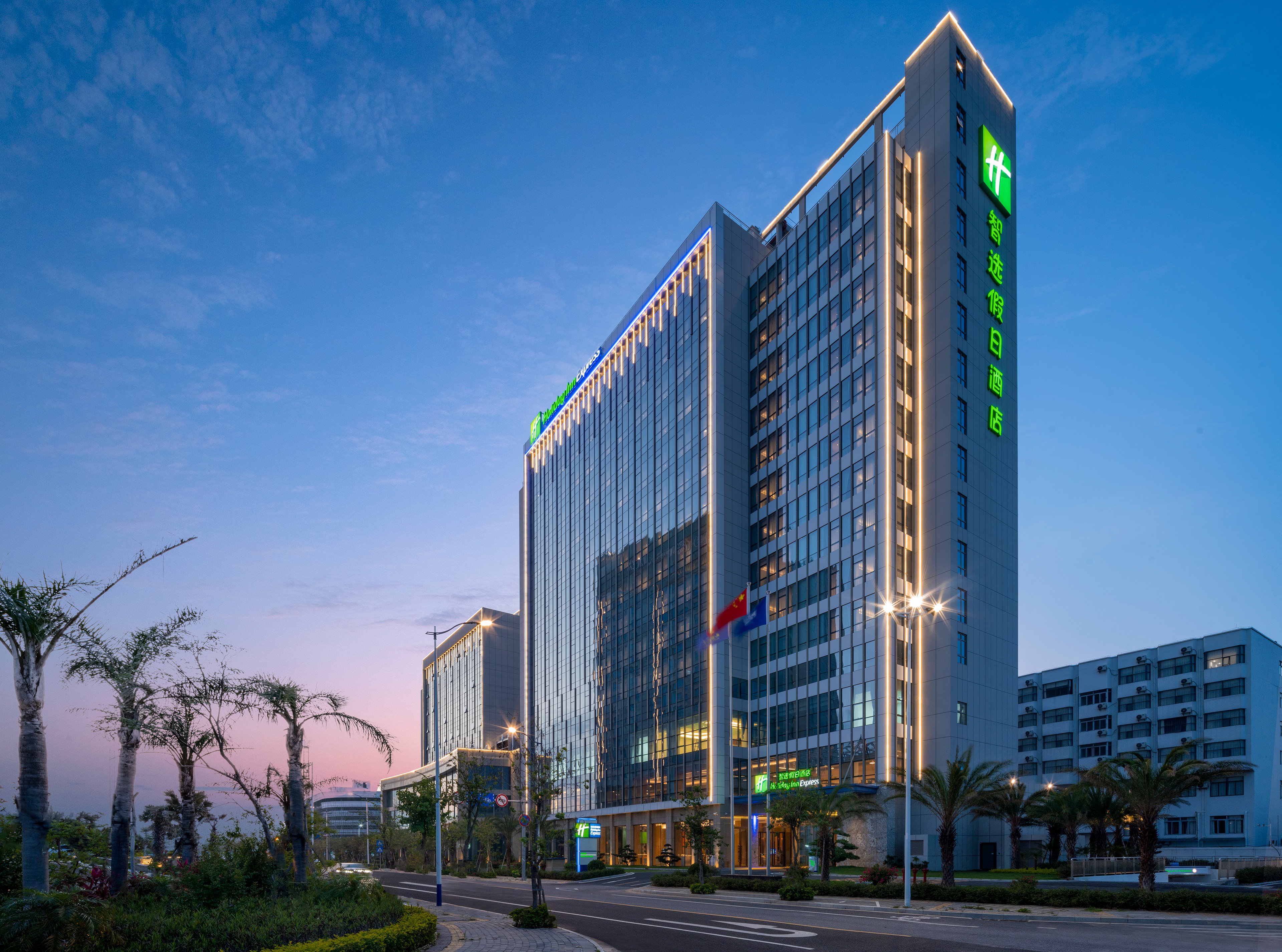 HOLIDAY INN EXPRESS Beihai Silver Beach 10/61