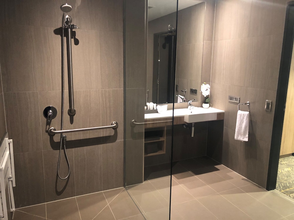 Vibe Hotel North Sydney 17/31