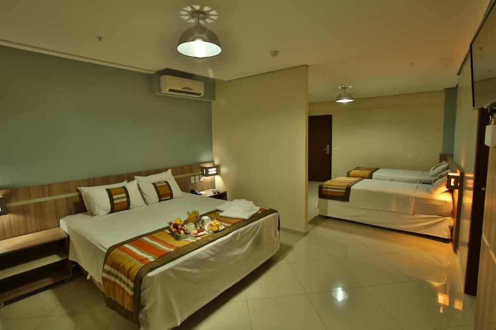 PAIAGUAS PALACE HOTEL 36/67
