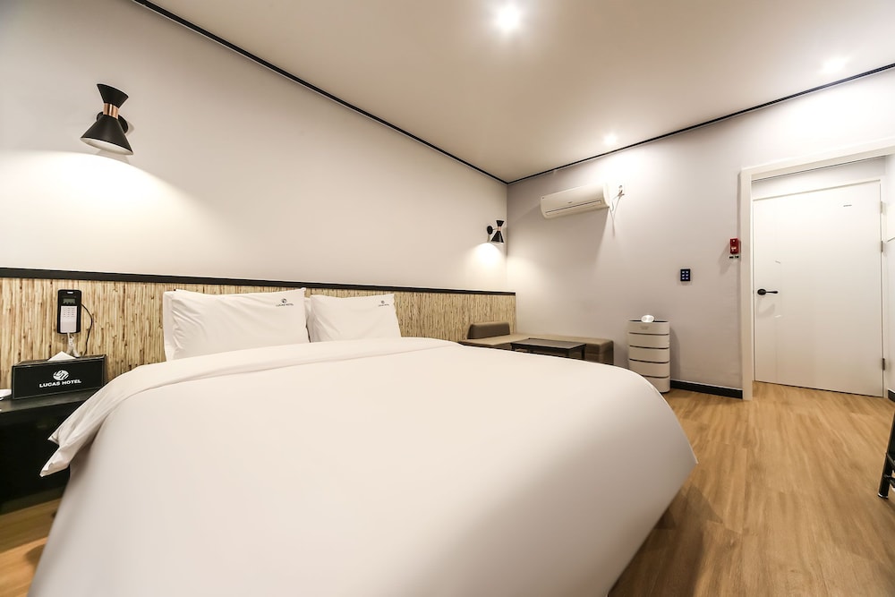 Iu Motel Changwon 22/41