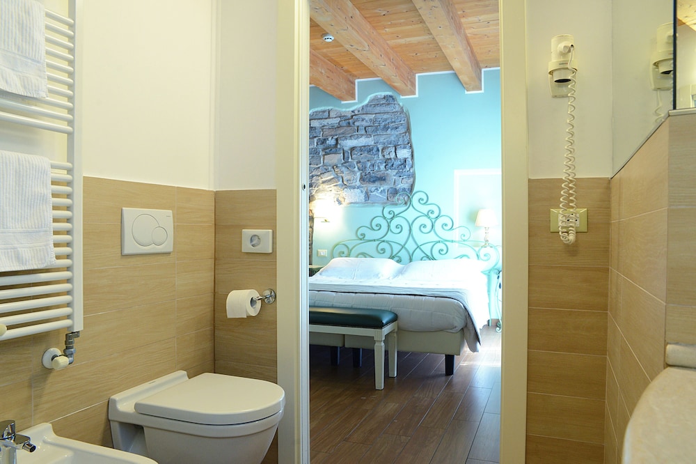 BORGO ANTICO HOTEL 67/69