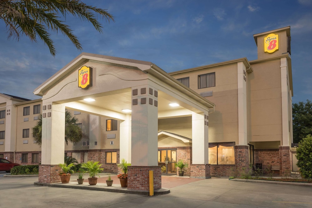 Super 8 by Wyndham Duson Lafayette West Area 2/27