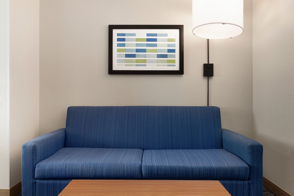 Holiday Inn Express & Suites Pembroke Pines-Sheridan St 39/54