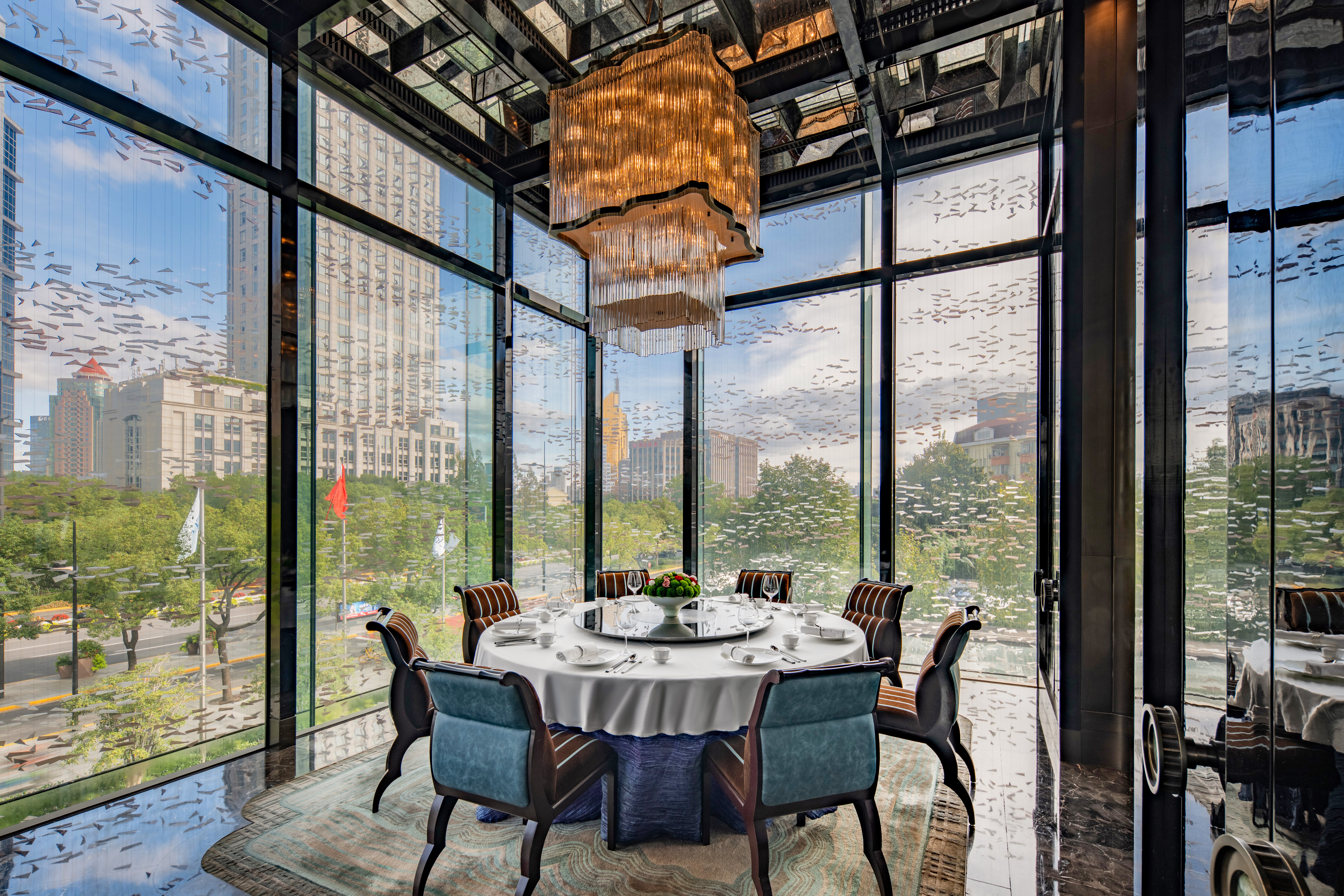 Regent Pudong Shanghai 52/84