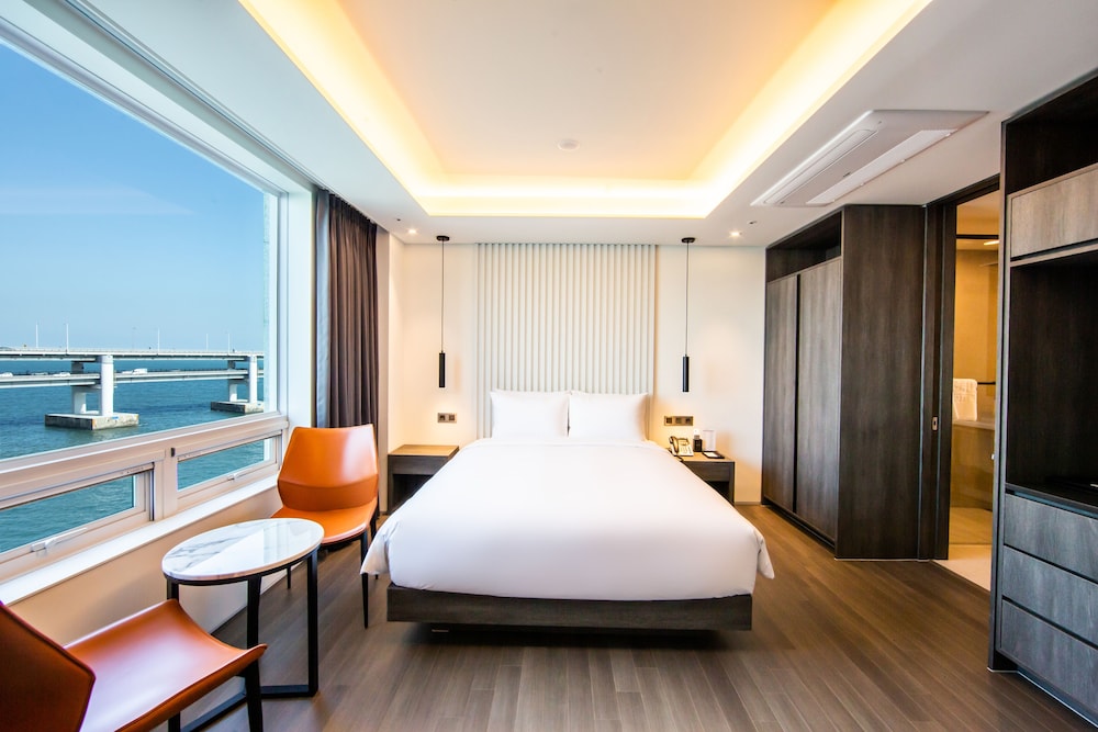 AG405 Hotel 19/50