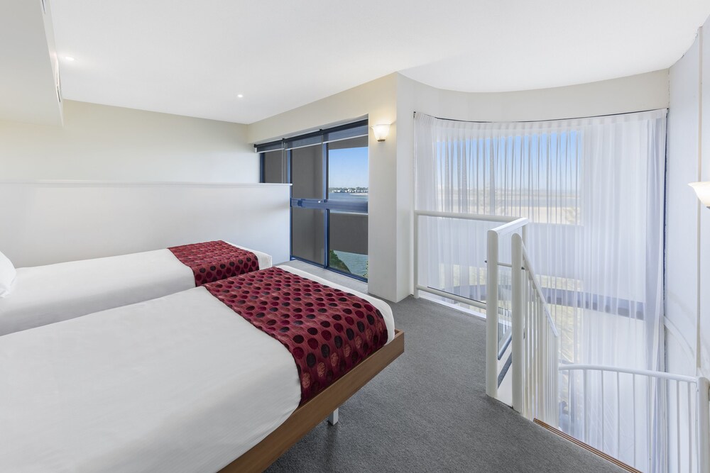 Ramada Resort by Wyndham Golden Beach 12/40
