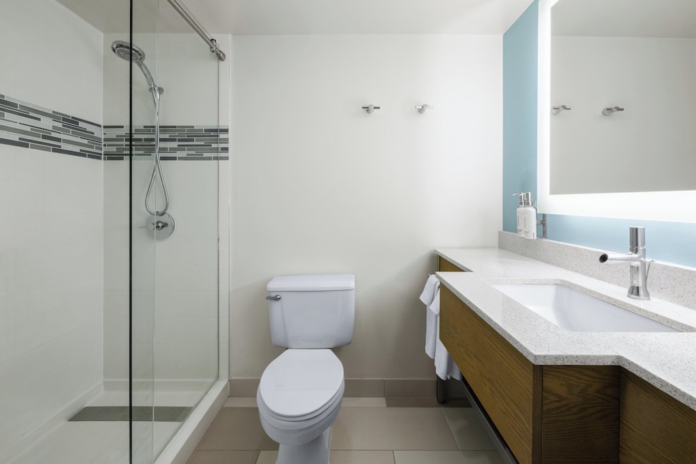 Renovated, Standard, Queen Bed، EVEN Hotel Rockville Washington DC Area 5/8