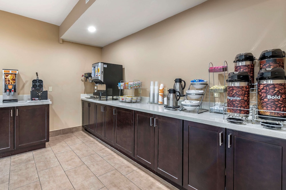 Comfort Suites Keeneland 41/48