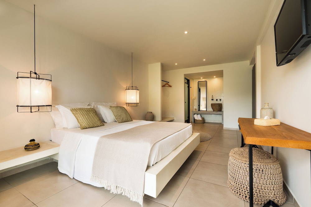 Premium, Suite, Bungalow, Queen Bed, Garden View, Sofa، Amaronda Resort Spa 2/5