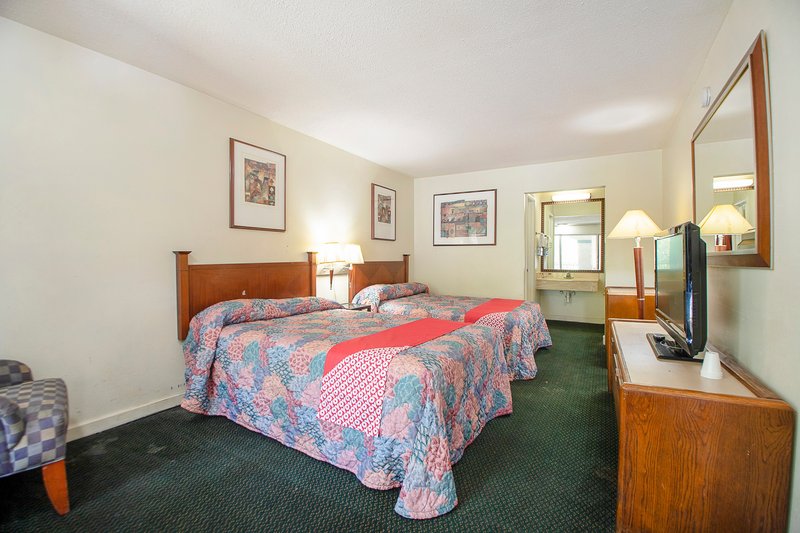 Hotel O Daylight Inn Elkhart I-90, IN 8/18