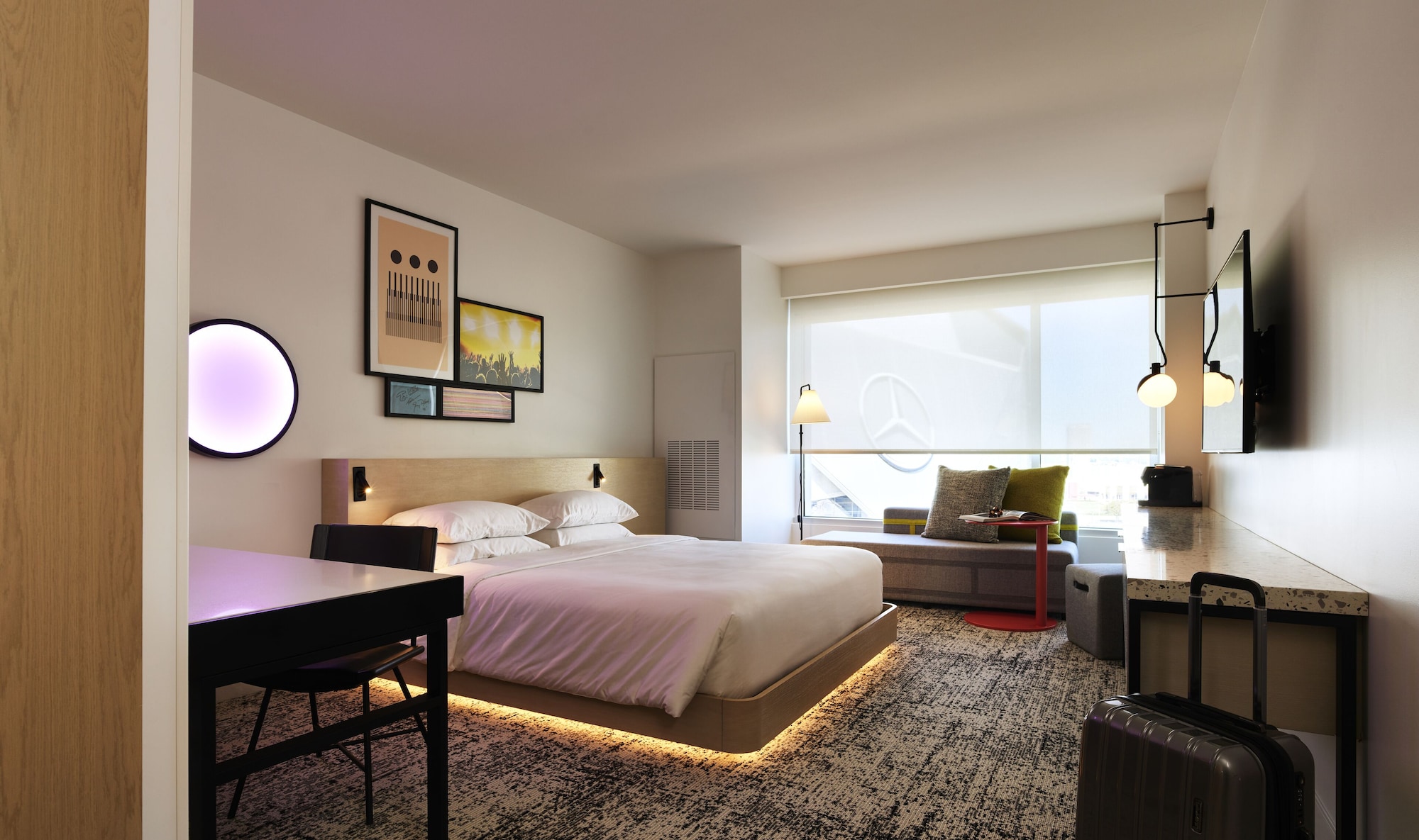 REVERB, SUPERIOR, KING BED