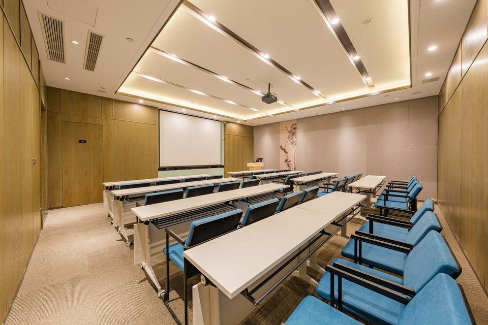 Atour Hotels (Langfang High-Speed Railway Station) 28/29