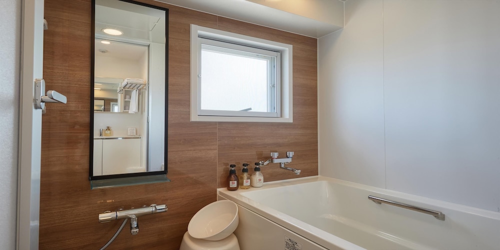 Seaside Condominium Rana Chatan 72/73