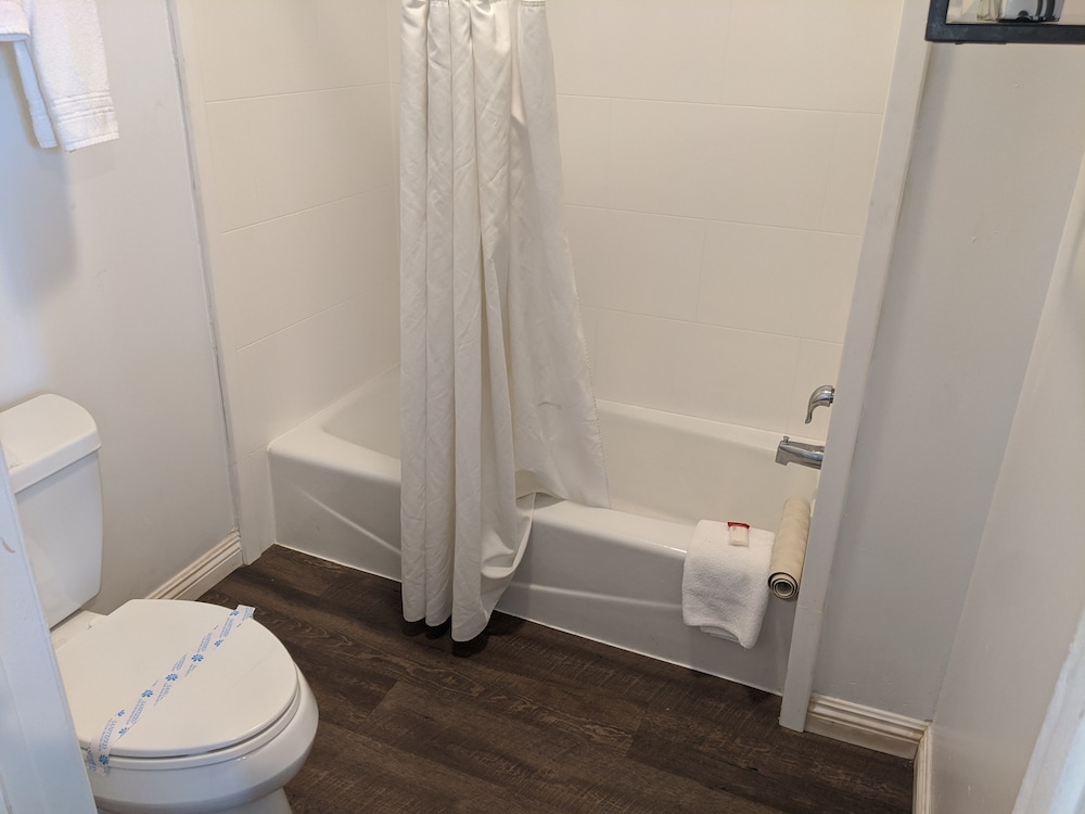 Ramada Limited Redondo Beach 8/45