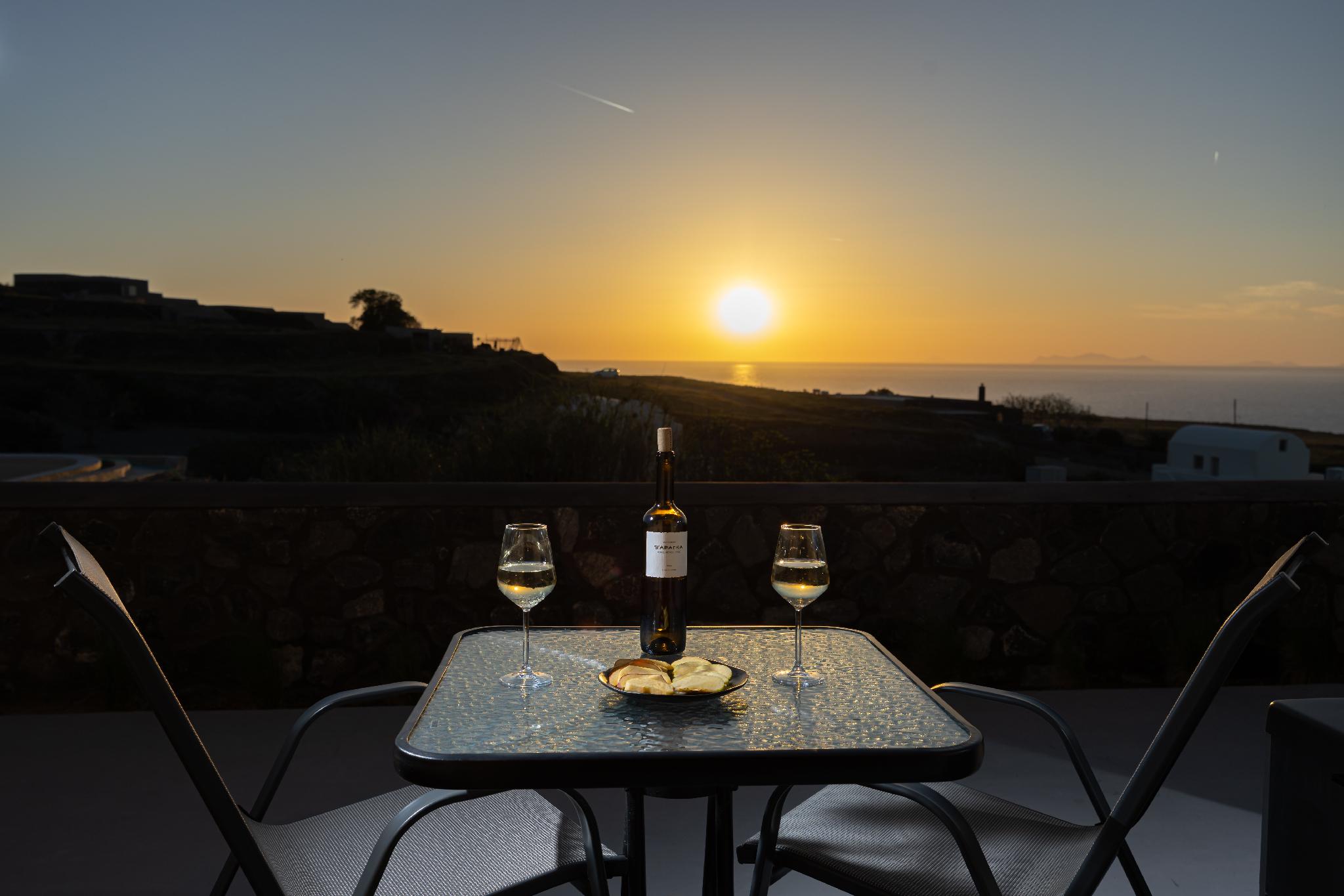 Nastram Suites Oia 24/30