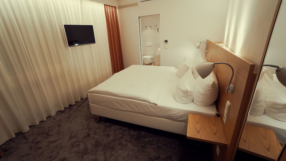 Hotel Adler Asperg 12/50
