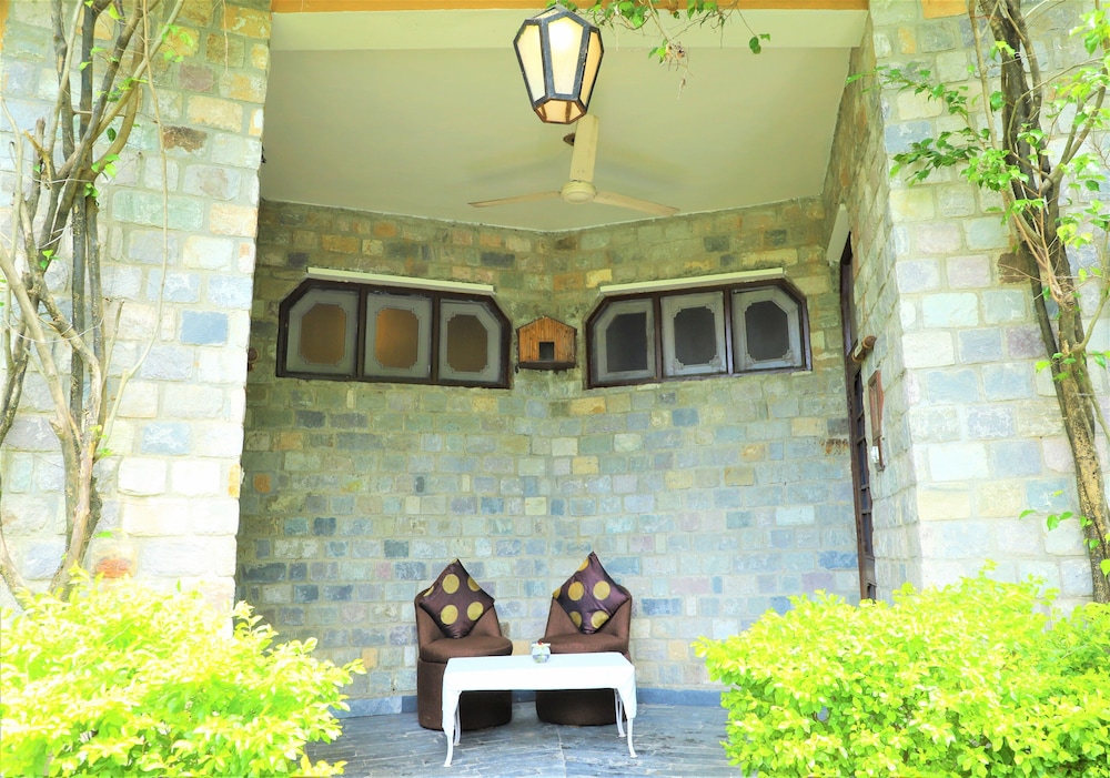 Quality Inn the Den Resort 3/50