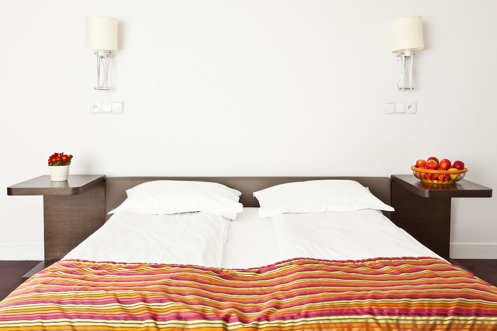 PLATINUM PALACE APARTMENTS 24/46