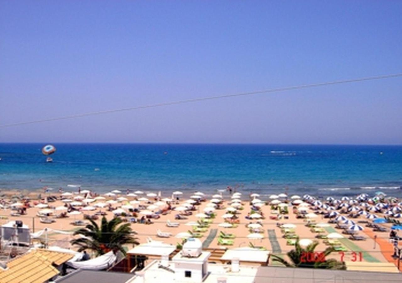 Smaragdine Beach 17/25