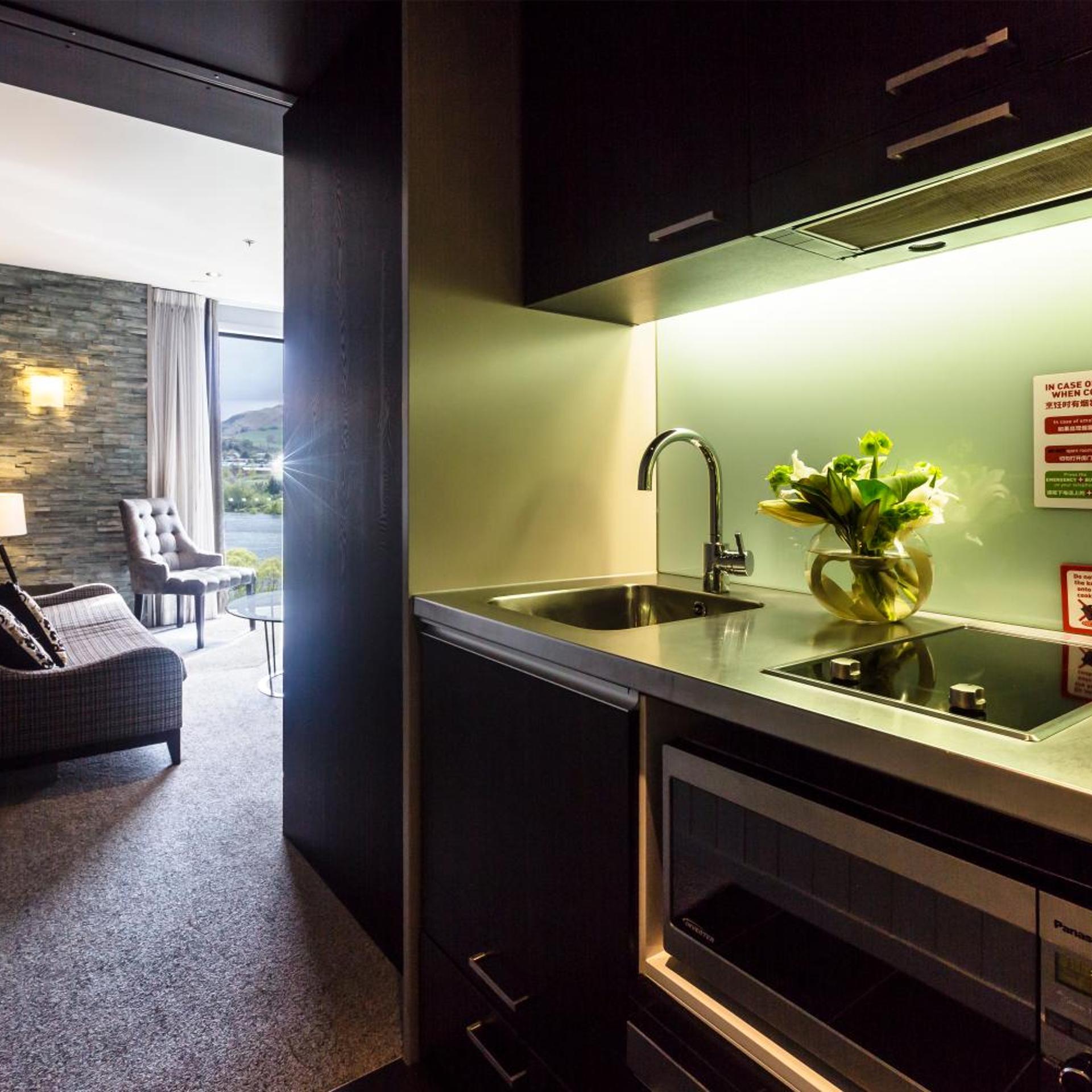 DELUXE, KING BED, LAKE VIEW, KITCHENETTE
