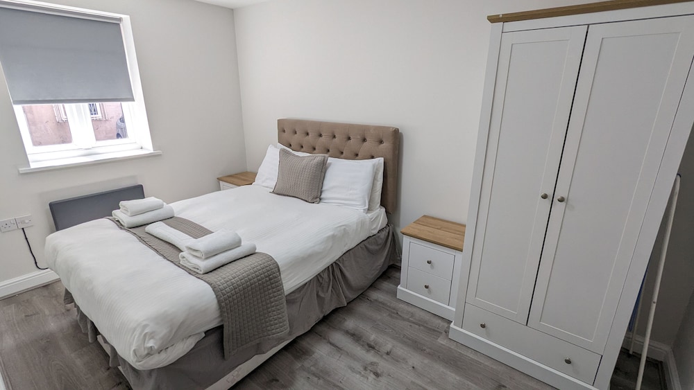 1 BEDROOM, APARTMENT, DOUBLE BED