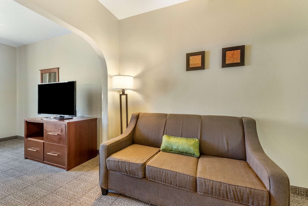 Comfort Suites Castle Rock - Denver South 20/35