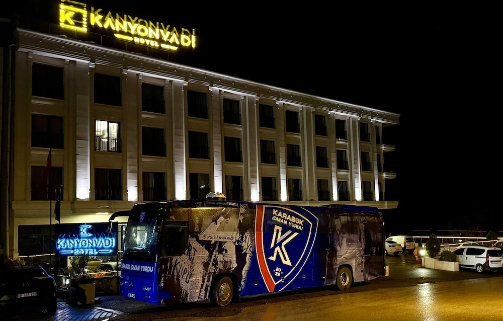 Kanyonvadi Hotel 3/47