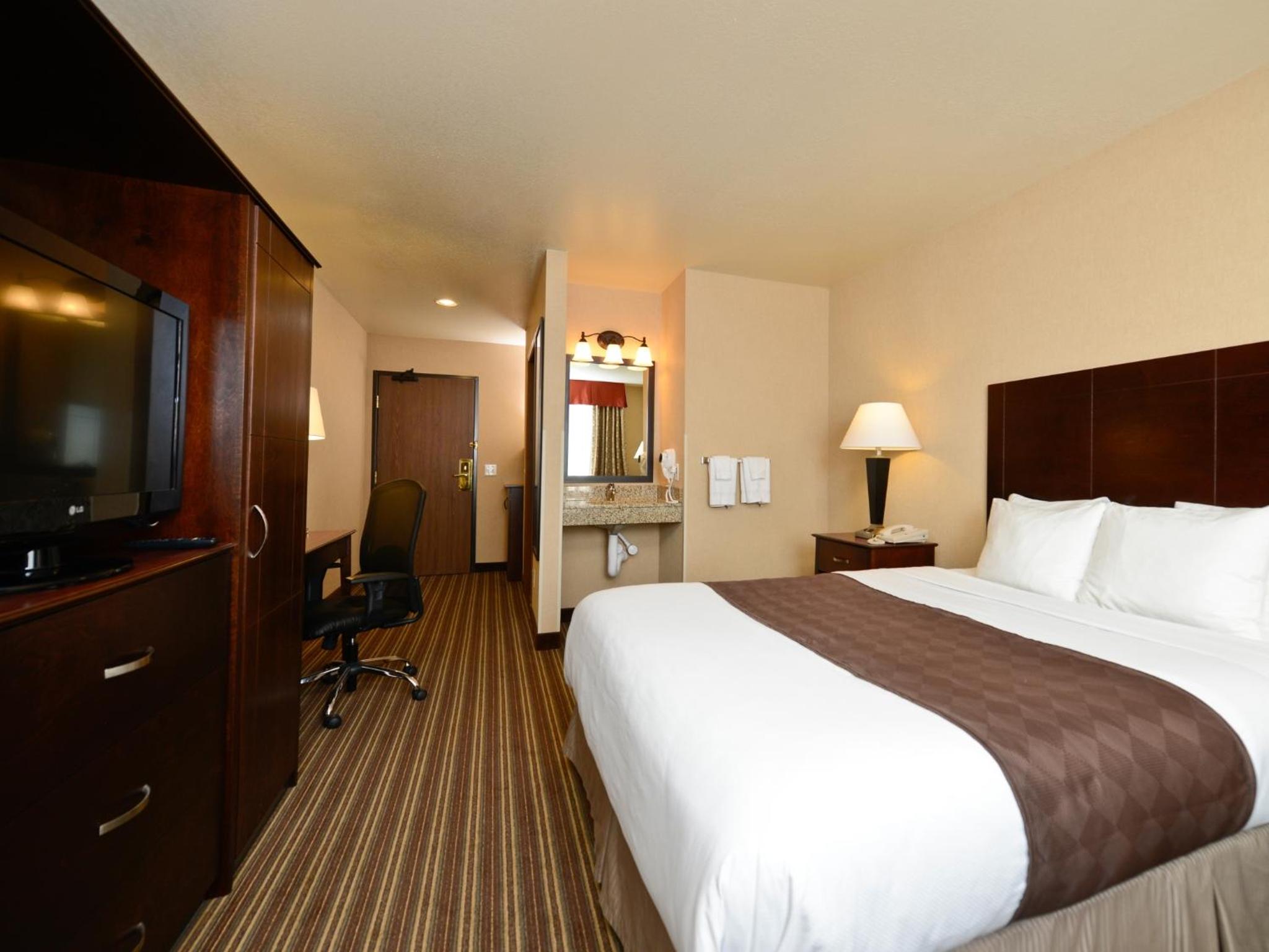 Yellowstone West Gate Hotel 15/51