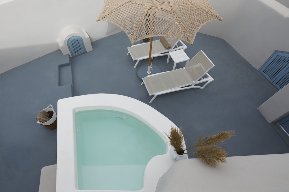 Luna Santorini Suites 29/50