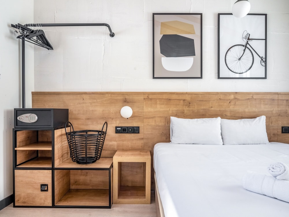 شقة بسرير كوين بغرفة نوم واحدة مع أريكة، Limehome Madrid Calle de la Madera 3/5