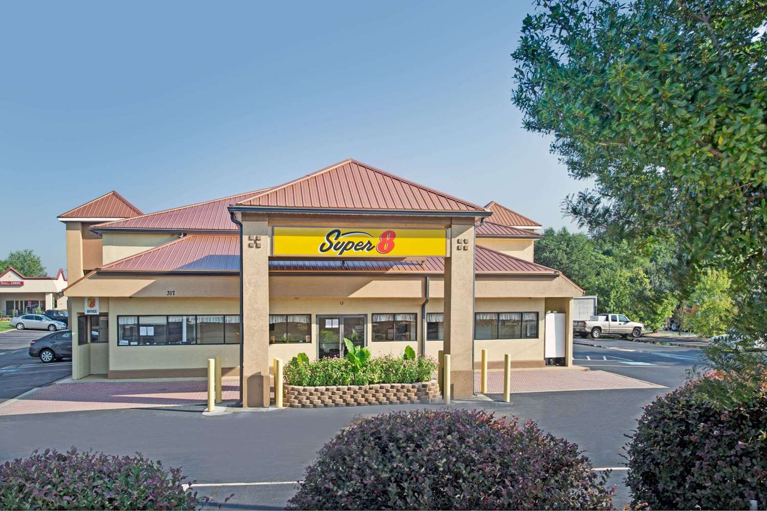 Super 8 By Wyndham Suwanee 2/12