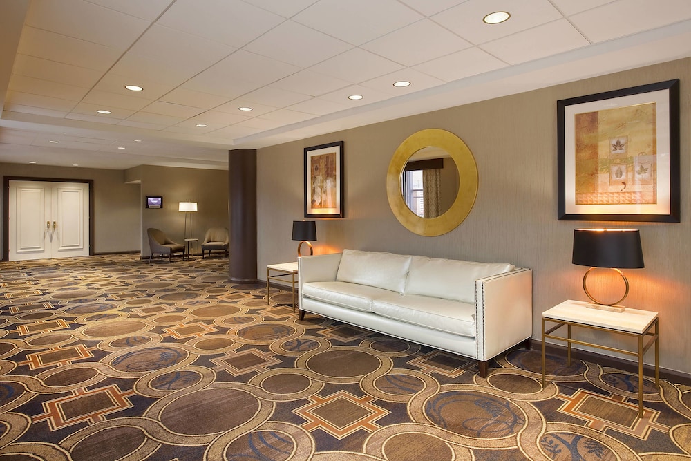 Sheraton LaGuardia East Hotel 12/27