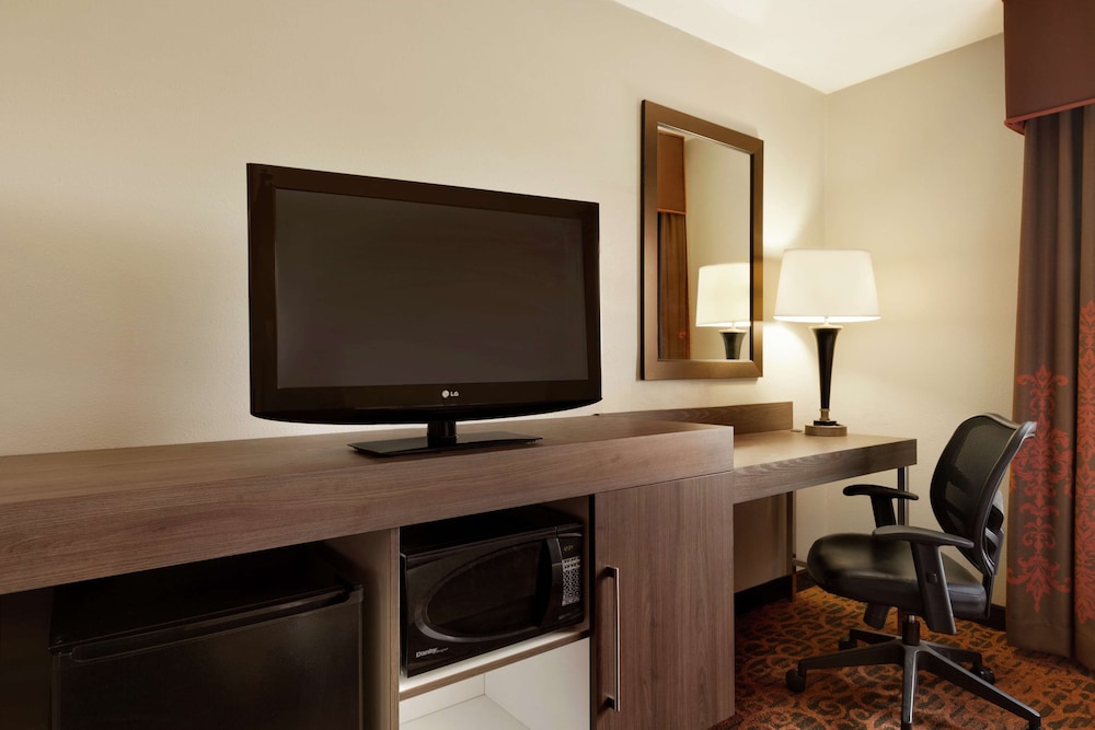 Hampton Inn Wichita Falls Sikes Senter Mall 34/36